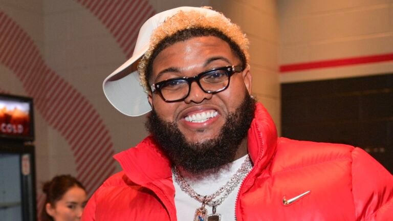 Druski Goes VIRAL With “Whiteboy… Accepted By The Hood” Skit Druski Goes VIRAL With “Whiteboy… Accepted By The Hood” Skit