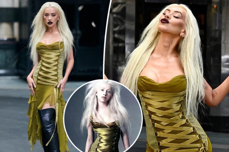 Christina Aguilera revives iconic Versace corset gown 22 years later Christina Aguilera revives iconic Versace corset gown 22 years later