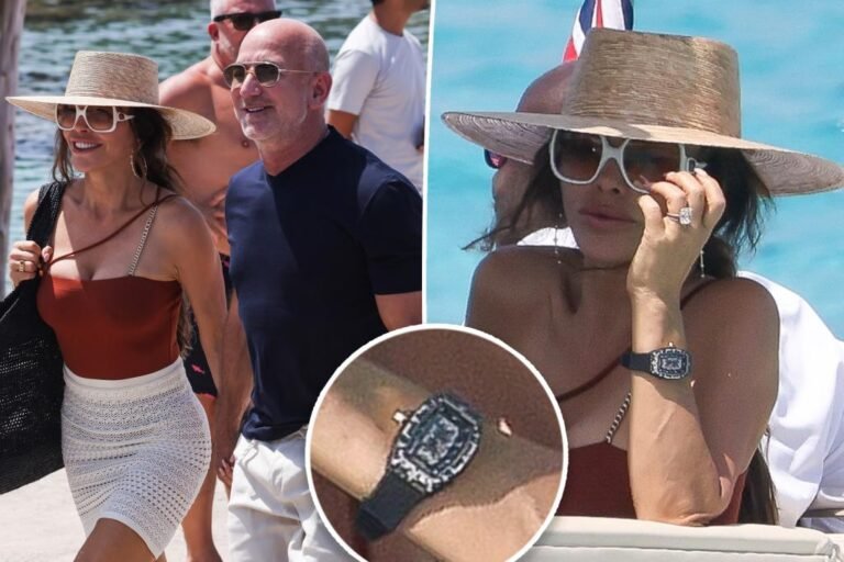 Lauren Sánchez wears 0K Richard Mille watch with Jeff Bezos in Ibiza Lauren Sánchez wears 0K Richard Mille watch with Jeff Bezos in Ibiza