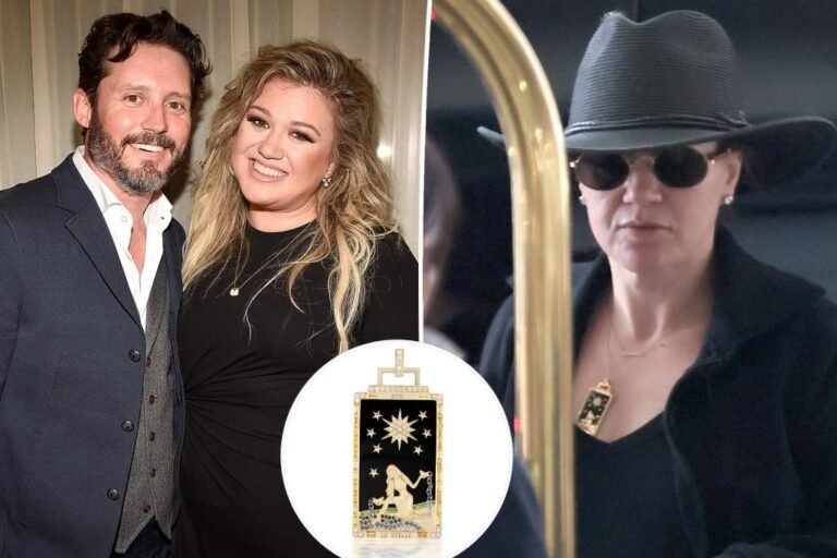 Kelly Clarkson wears K therapeutic pendant after ex Brandon Blackstock’s demise Kelly Clarkson wears K therapeutic pendant after ex Brandon Blackstock’s demise