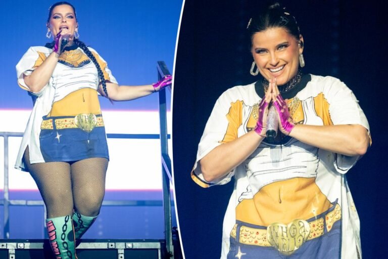 Nelly Furtado mocks body-shamers along with her outfit at Manchester Satisfaction Nelly Furtado mocks body-shamers along with her outfit at Manchester Satisfaction