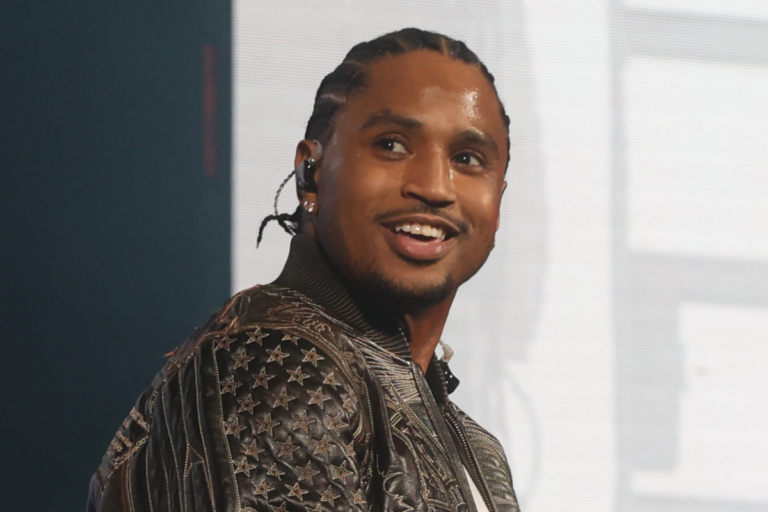 Fan Goes Viral With WILD Twerk Takeover At Live performance Fan Goes Viral With WILD Twerk Takeover At Live performance