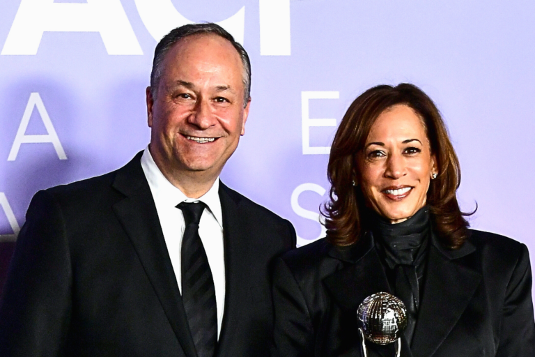 Kamala Harris, Douglas Emhoff Have a good time eleventh Anniversary Kamala Harris, Douglas Emhoff Have a good time eleventh Anniversary