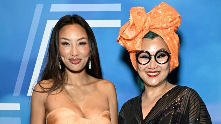 Mama Mai’s Magnificence Tut. Voiceover