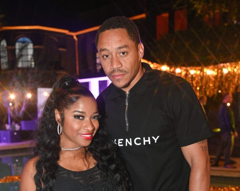 Robert Speeding Reacts To Her Bending Over