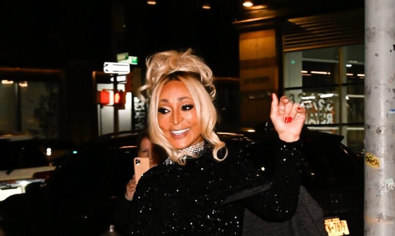 Karen Huger Seen Leaving Jail After Early Launch For DUI